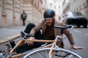 Bike,Injury,,Injured,Knee.,Cyclist,Accident,In,City.