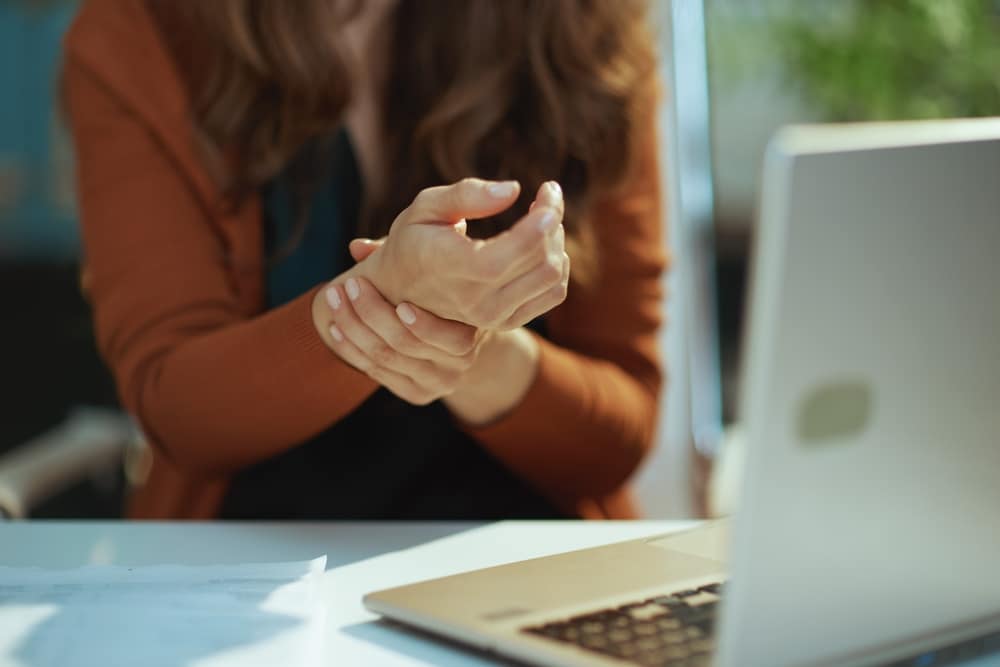 If you have questions about Missouri workers compensation claims & benefits, we have answers in these FAQs. Or contact our St Louis workers compensation lawyer.