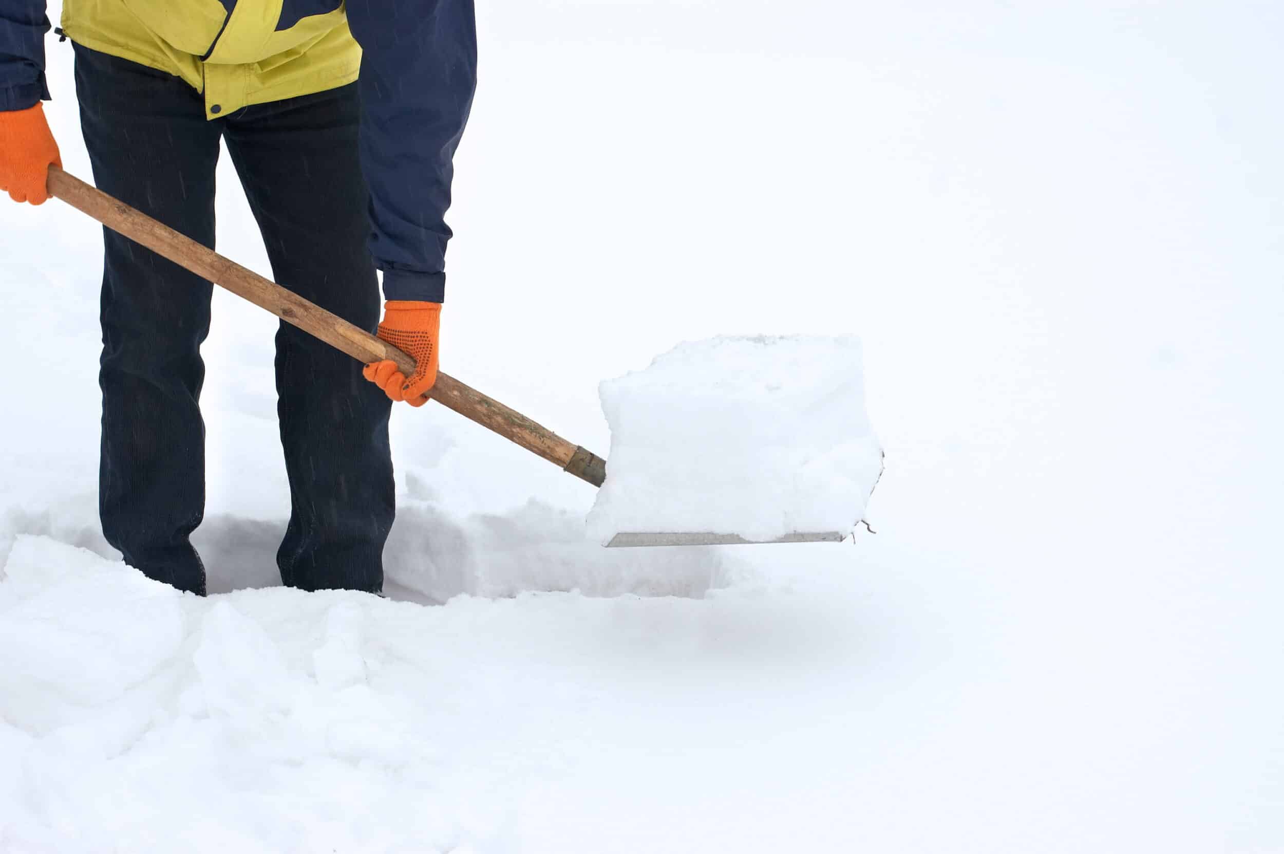 Infographic exploring snow removal laws in St. Louis, MO